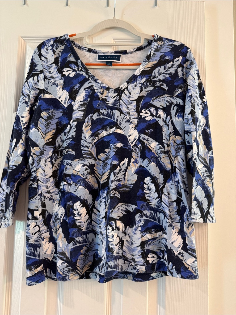 Karen Scott Blue and White Feather-Print Long Sleeve V-Neck Top